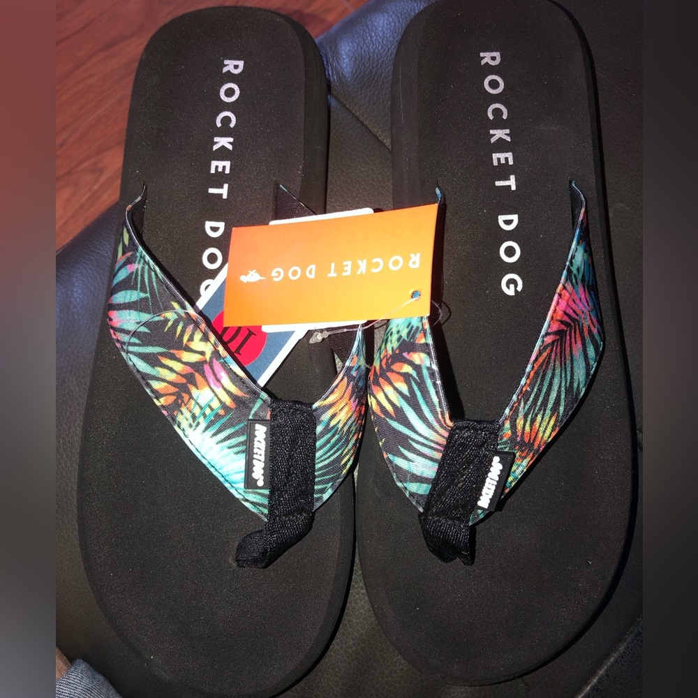 Rocket Dog flip flops in size 10